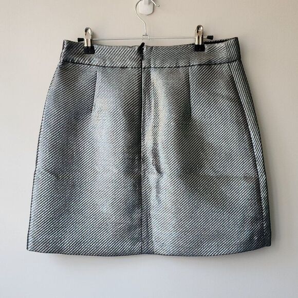 Women's Size 8 Metallic Mini Skirt | Lined | Silver | H&M | Back Zipper | NYE - Picture 3 of 9